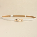 Cintura sottile in pelle bianca da donna con fibbia dorata a forma di cuore per abiti - Bianco