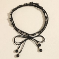 Choker multistrato di perle nere con accenti in strass dorati e chiusura a fiocco - Multistrato Perline Fiocco (Y502 Nero)