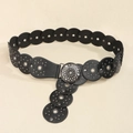 Ceinture bohème en cuir noir avec rivets argentés et boucle à motif mandala sculpté - Boucle Noir de Jais Noir