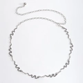 Dettaglio della cintura a catena serpente argento vintage con maglie metalliche e ciondolo regolabile - Argento