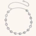 Dettaglio della cintura a catena con farfalle e strass argento con chiusura a moschettone - Strass Quadrato Argento (610 Argento)