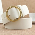 Ceinture chic en cuir PU blanc pour femme avec grande boucle ronde en métal doré poli - Blanc