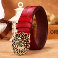 Ceinture femme en cuir rouge foncé gaufré de fleurs avec boucle florale en bronze - Rouge
