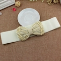 Cintura elastica bianca larga da donna con elegante fibbia a fiocco con perle - Bianco