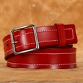 Ceinture pour femme en cuir rouge avec coutures blanches et boucle carrée argentée - Rouge