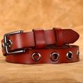 Cintura in vera pelle marrone rossiccio con occhielli metallici e fibbia quadrata - Rosso Marrone