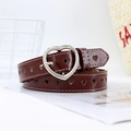 Ceinture en cuir marron foncé avec découpes en cœur et boucle argentée en cœur - Brun Rougeâtre