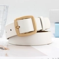 Ceinture classique blanche minimaliste en cuir pour femme avec boucle carrée dorée - Blanc