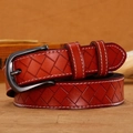 Cintura in pelle marrone rossiccio scuro con trama intrecciata e fibbia in metallo - Fibbia Nera Marrone Rosso