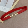 Elastischer roter Taillengürtel für Damen mit goldener Doppelschnalle und Lederfinish - 65cm / Rot