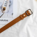 Cintura classica in pelle marrone con fibbia quadrata dorata e bordi neri da donna - Cammello