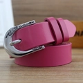 Cintura da donna in pelle rosa con fibbia argentata incisa per jeans e abbigliamento casual - Rosa Rossa