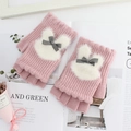 Roze gebreide vingerloze handschoenen voor dames met pluche konijn en grijs gestreepte strik - Eén maat / Lichtroze