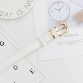 Cinturón minimalista de cuero blanco para mujer con hebilla de metal en oro claro - Blanco
