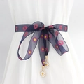 Marineblauer Chiffon-Gürtel mit lila Gänseblümchendruck und weißen Blumenanhängern - Schwarz