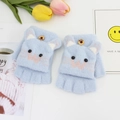 Guanti convertibili azzurri per bambini con motivo a gatto e dettaglio bottone in legno - Taglia unica / Blu Pallido