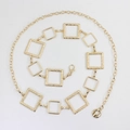Cintura a catena a maglie quadrate dorata regolabile con finiture lucide e opache - Oro