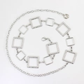 Cintura a catena con maglie quadrate argentate e finitura metallica con chiusura a moschettone - Argento
