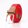 Ceinture tressée élastique en rouge vif avec garniture en cuir brun et boucle argentée - Rouge
