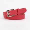 Sottile cintura in pelle rossa da donna con fibbia geometrica in metallo argentato unica - Rosso