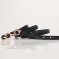 Ceinture noire en cuir pour femme avec une boucle élégante en chaîne dorée - Noir