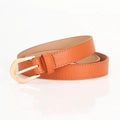 Minimalistischer Damen-Gürtel in Orange aus PU-Leder mit goldener U-förmiger Dornschließe - Camel