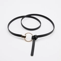 Cintura sottile nera da donna con fibbia rotonda dorata e raffinato design a nodo - Nero