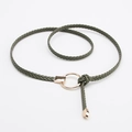 Fine ceinture tressée vert armée avec boucle ronde dorée et embouts métalliques chic - Vert