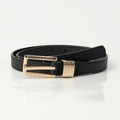 Cinturón negro para mujer de cuero con hebilla dorada decorativa y textura de lichi - Negro