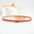 Fine ceinture en cuir marron pour femme avec boucle ovale dorée et texture cuir - 105cm / Chameau