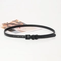 Cintura sottile in pelle nera da donna con fibbia quadrata dal design minimalista - Nero