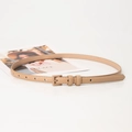 Sottile cintura da donna in pelle kaki chiaro con fibbia quadrata opaca e chiusura a perno - Cachi Chiaro