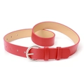 Cinturón chic rojo para mujer con hebilla redonda plateada y cuero liso - Rojo