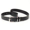 Cinturón clásico de cuero PU negro con hebilla de metal plateado pulido para jeans - Negro