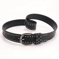 Punk-Stil schwarzer Ledergürtel mit doppelten Metallnieten und D-Ring-Schnalle - Zweireihige Nieten