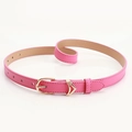 Elegante cintura sottile in pelle rosa per donna con fibbia in metallo dorato - Rosso rosa