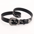 Western Punk-Gürtel aus schwarzem Leder mit silbernen Sternnieten und gravierter Schnalle - Stern Nieten Strass