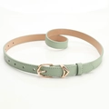 Cintura sottile da donna in pelle verde menta con fibbia dorata e dettaglio a V - Verde chiaro