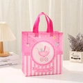 Roze non-woven babycadeautas met schattige kinderwagenprint en streepjespatroon - Roze Polkadot Cute Baby Stijl (1004-2) / 29*27*12