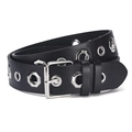 Détail de la ceinture en cuir noir punk avec des œillets en forme d'étoile et boucle en métal - 110cm / Noir à Oeillets Octogonaux