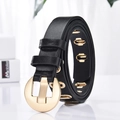 Cintura da donna minimalista in pelle nera con occhielli dorati e fibbia rotonda - Nero