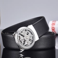 Herren Ledergürtel in Schwarz mit silberner drehbarer Strass-Kreuz-Schnalle - Rund Silber