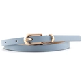 Sottile cintura minimalista in finta pelle azzurra con fibbia dorata a ferro di cavallo - Celeste / 105x1cm