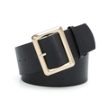 Cintura larga in pelle nera da donna con grande fibbia rettangolare in oro lucido - 105cmx5.8cm / Nero
