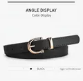 Détail d'une fine ceinture en cuir noir avec une boucle en forme de U dorée élégante - Noir / 105*1.8