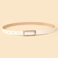 Détail d'une ceinture en similicuir blanc crème avec boucle rectangulaire en argent poli - 102*1.8 / Blanc Boucle Argentée