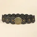 Cintura retrò boho con dischi in pelle nera e fibbia in ottone floreale per i vestiti - Bronzo Nero / 99cm