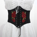 Serre-taille vintage pour femme avec broderie de rose rouge et laçage sur robe blanche - Arc-en-ciel