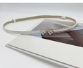 Elegante cintura sottile in pelle bianca da donna con fibbia a quadrifoglio dorata - Bianco