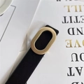 Cintura da donna in pelle nera minimalista con elegante fibbia ovale in oro opaco - Nero